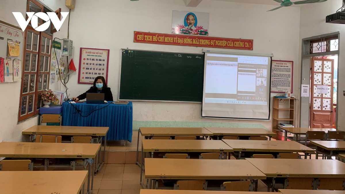 Thầy trò xoay sở dạy học "mùa" COVID-19 ở Sơn La